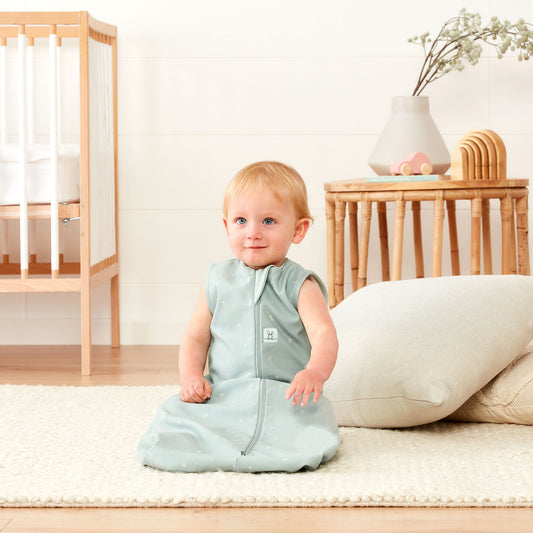【生後3ヶ月～おすすめ】ベビー＆キッズ用スリーパー - Jersey Sleeping Bag 0.2 TOG（ジャージースリーピングバッグ） セージ　着用